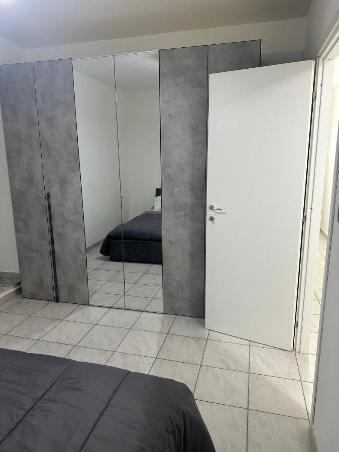 Home Center Acquisto Катания Екстериор снимка