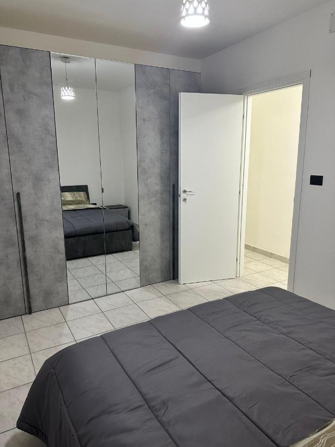 Home Center Acquisto Катания Екстериор снимка
